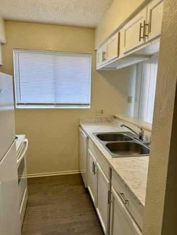 3001-B Parker LN, Austin, TX 78741