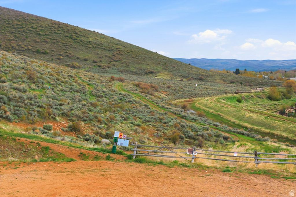 Image 11 of property listing at 2197 N STATE ROAD 32, Marion, UT 84036