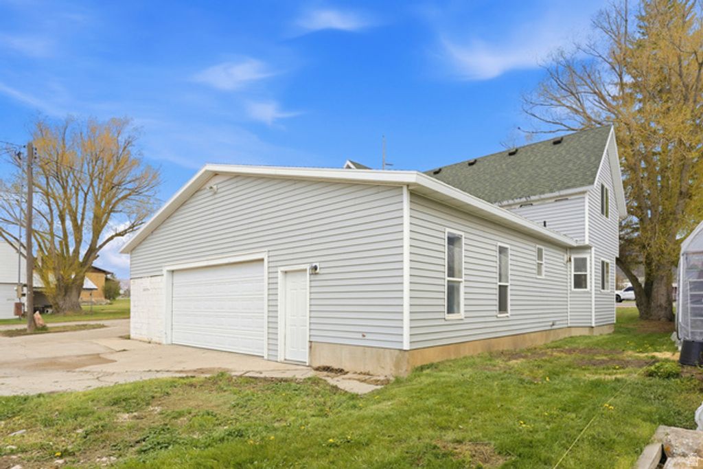 Image 12 of property listing at 2197 N STATE ROAD 32, Marion, UT 84036