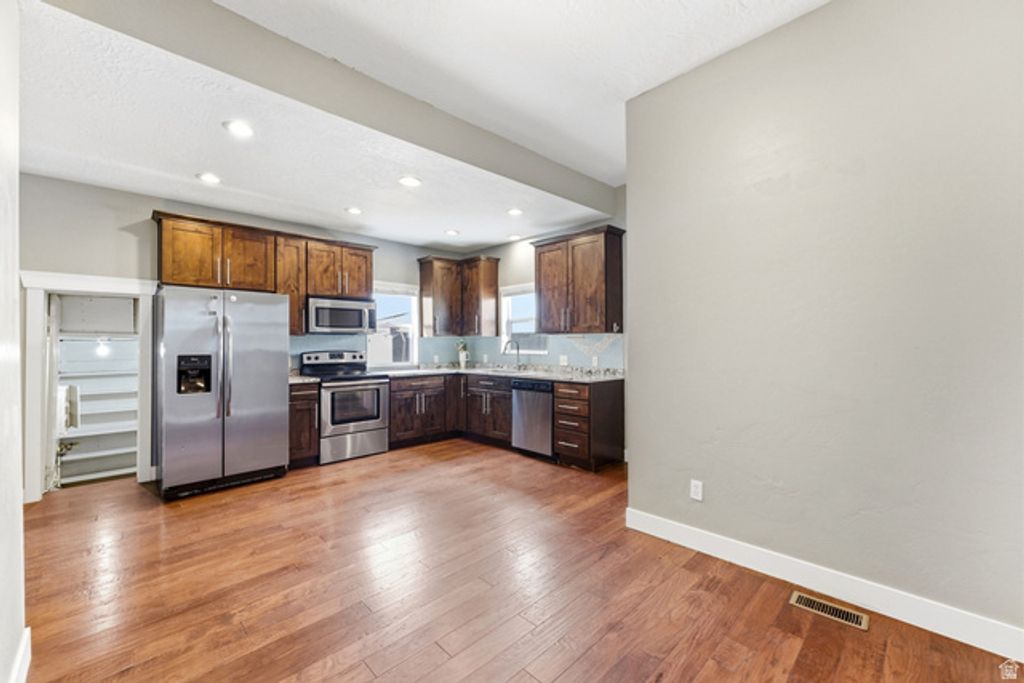 Image 14 of property listing at 2197 N STATE ROAD 32, Marion, UT 84036