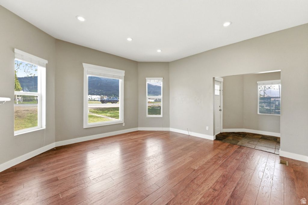 Image 23 of property listing at 2197 N STATE ROAD 32, Marion, UT 84036