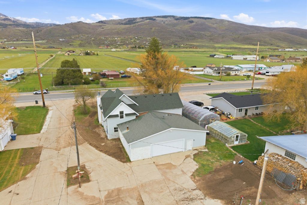 Image 5 of property listing at 2197 N STATE ROAD 32, Marion, UT 84036