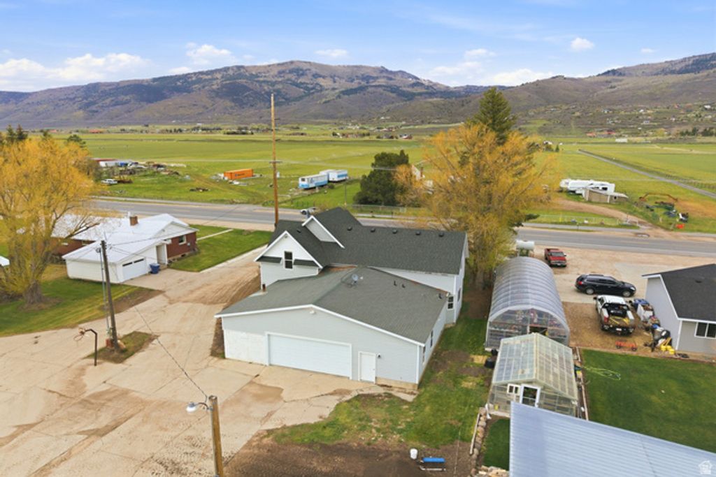 Image 6 of property listing at 2197 N STATE ROAD 32, Marion, UT 84036