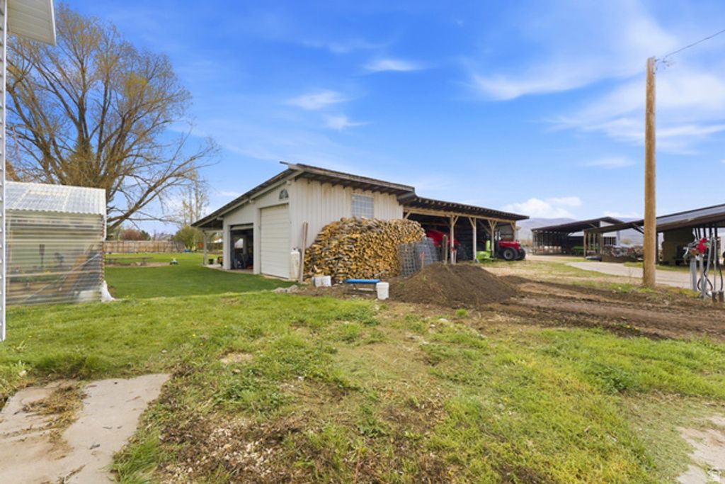 Image 56 of property listing at 2197 N STATE ROAD 32, Marion, UT 84036