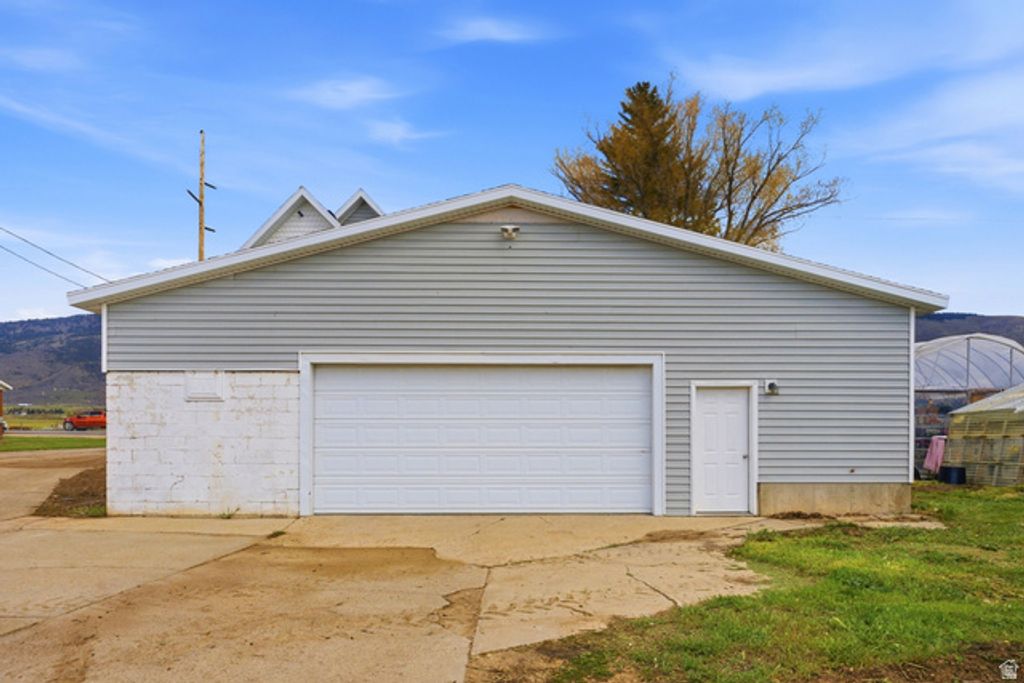 Image 57 of property listing at 2197 N STATE ROAD 32, Marion, UT 84036