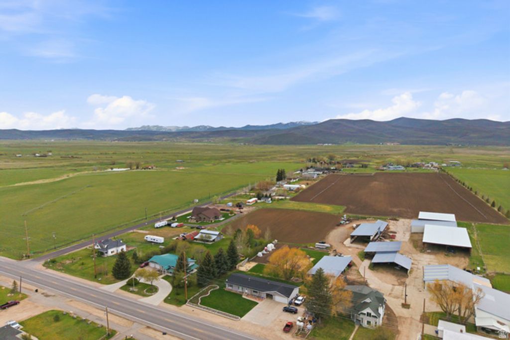 Image 7 of property listing at 2197 N STATE ROAD 32, Marion, UT 84036