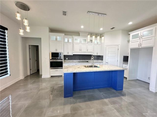 3413 Showboat Drive, Edinburg, TX 78541