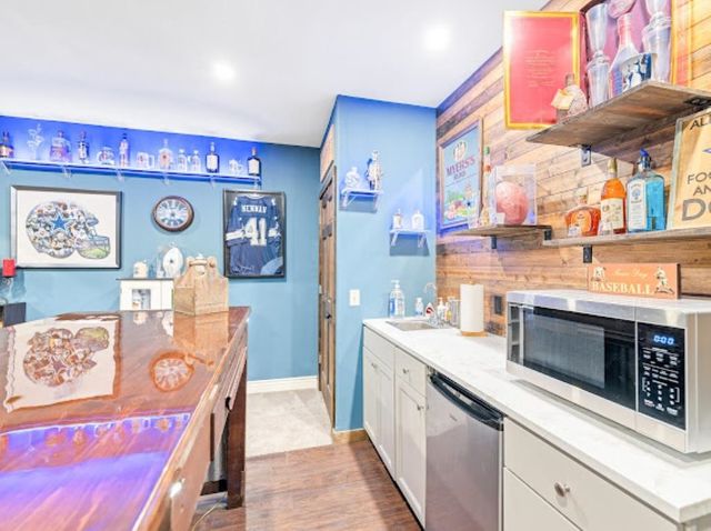 2201 River Trail Rd., Salina, KS 67401