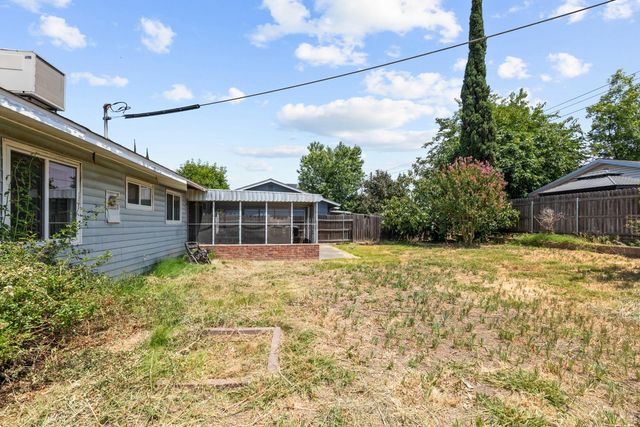 4242 Cortright Way, North Highlands, CA 95660