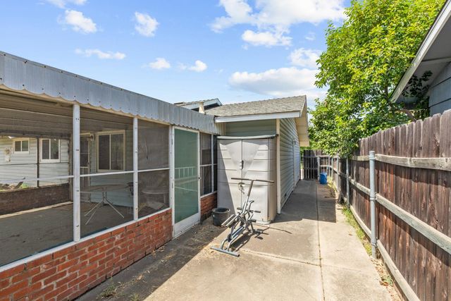 4242 Cortright Way, North Highlands, CA 95660