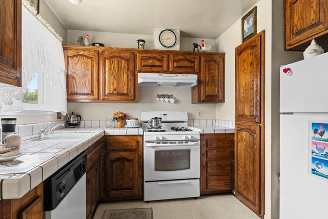 4242 Cortright Way, North Highlands, CA 95660