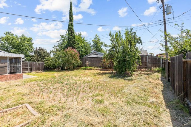 4242 Cortright Way, North Highlands, CA 95660