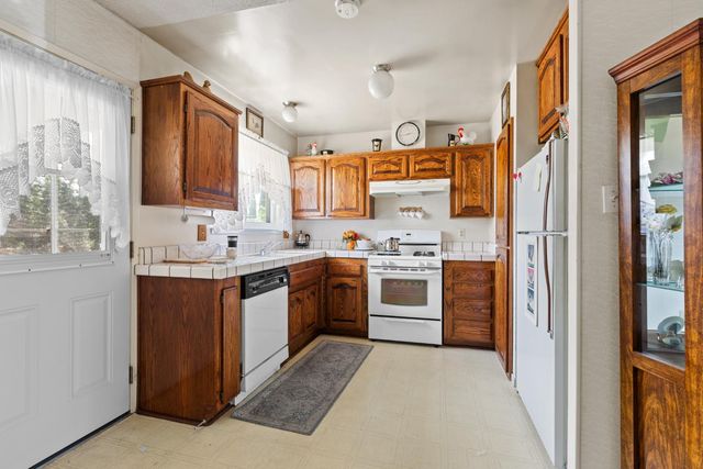 4242 Cortright Way, North Highlands, CA 95660