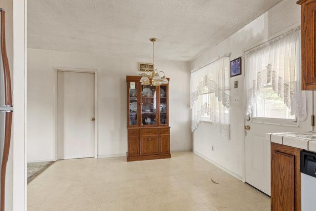 4242 Cortright Way, North Highlands, CA 95660