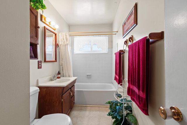 4242 Cortright Way, North Highlands, CA 95660