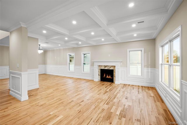 3860 Hudson Avenue, Seaford, NY 11783