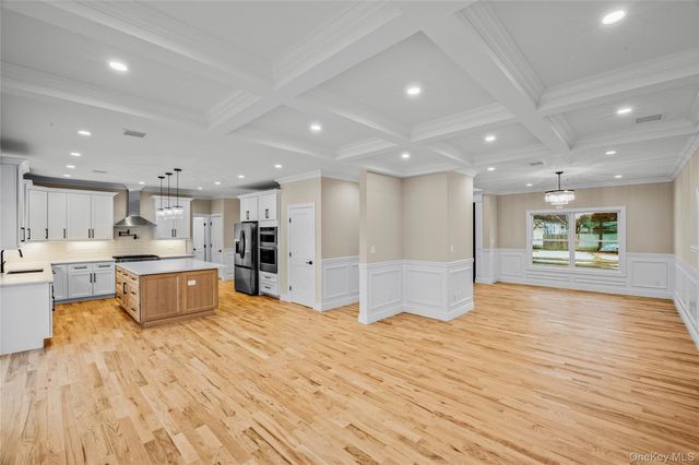 3860 Hudson Avenue, Seaford, NY 11783