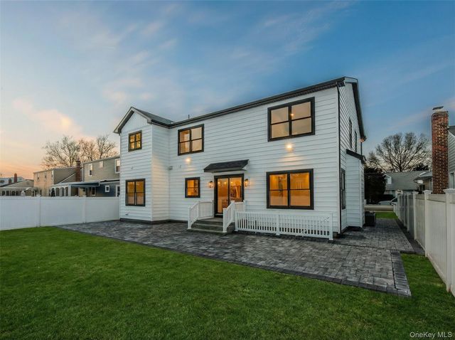 3860 Hudson Avenue, Seaford, NY 11783