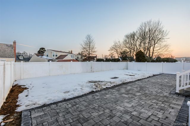 3860 Hudson Avenue, Seaford, NY 11783