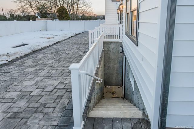 3860 Hudson Avenue, Seaford, NY 11783