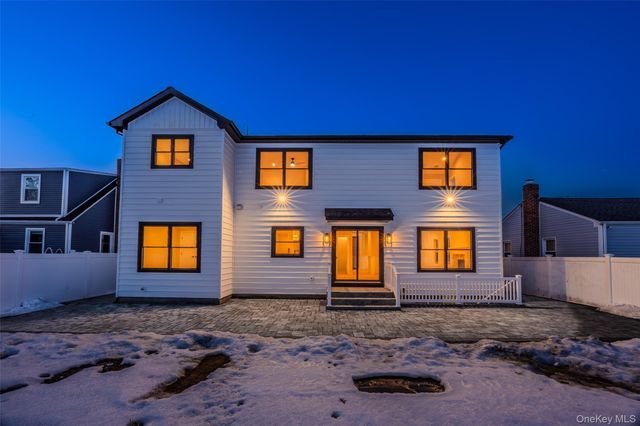 3860 Hudson Avenue, Seaford, NY 11783