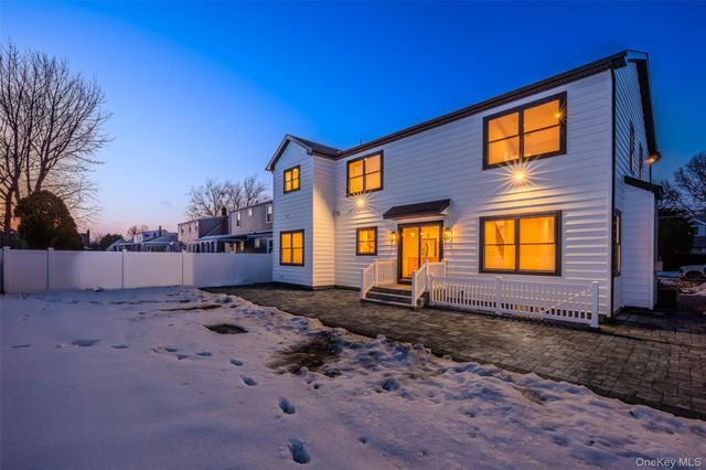 3860 Hudson Avenue, Seaford, NY 11783