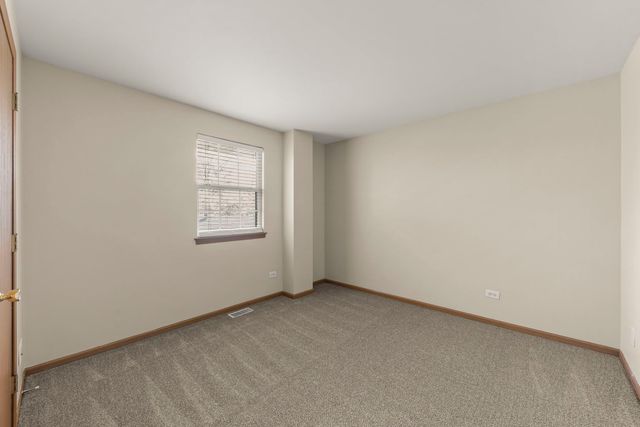 694 N Tamarac Boulevard, Addison, IL 60101