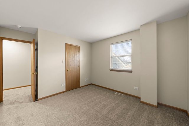 694 N Tamarac Boulevard, Addison, IL 60101