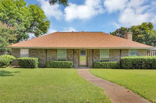 101 Connie Drive, Desoto, TX 75115
