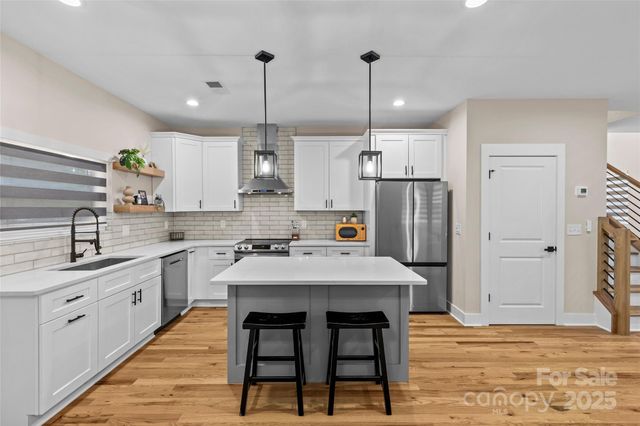 8925 Harrisburg Road, Charlotte, NC 28215