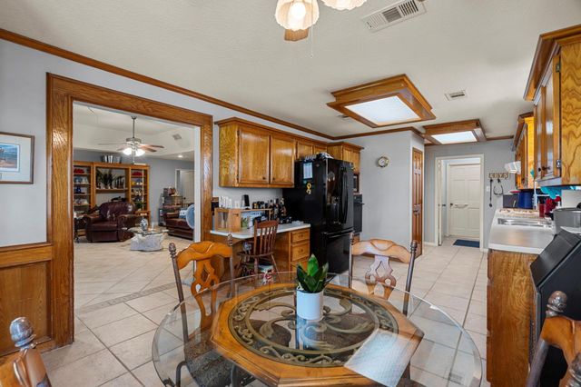 3902 18th Street N, Texas City, TX 77590