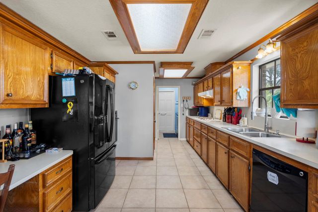 3902 18th Street N, Texas City, TX 77590