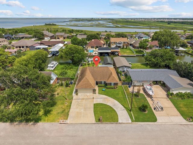 3902 18th Street N, Texas City, TX 77590