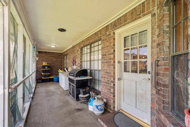 3902 18th Street N, Texas City, TX 77590