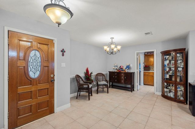 3902 18th Street N, Texas City, TX 77590