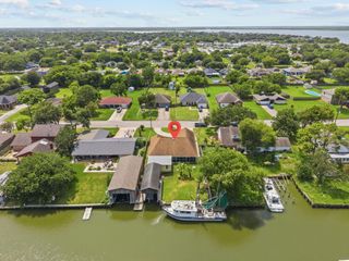 3902 18th Street N, Texas City, TX 77590