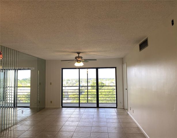 2322 S Cypress Bend Dr 711, Pompano Beach, FL 33069
