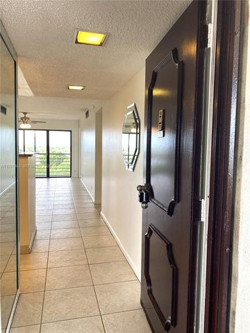 2322 S Cypress Bend Dr 711, Pompano Beach, FL 33069