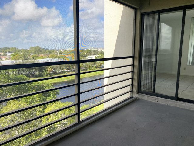 2322 S Cypress Bend Dr 711, Pompano Beach, FL 33069