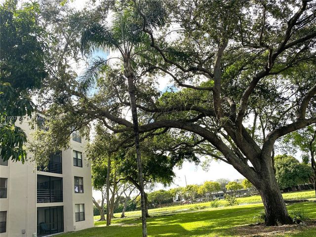 2322 S Cypress Bend Dr 711, Pompano Beach, FL 33069