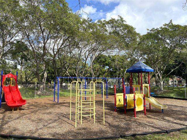 2322 S Cypress Bend Dr 711, Pompano Beach, FL 33069