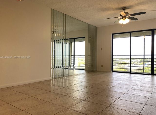 2322 S Cypress Bend Dr 711, Pompano Beach, FL 33069