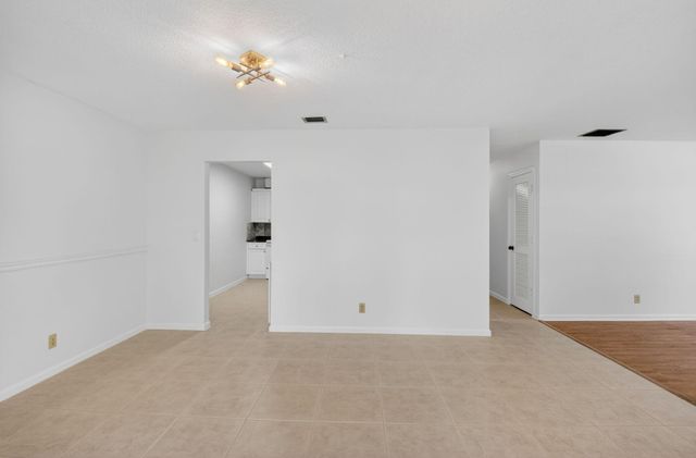 10136 S 42nd Avenue S, Boynton Beach, FL 33436