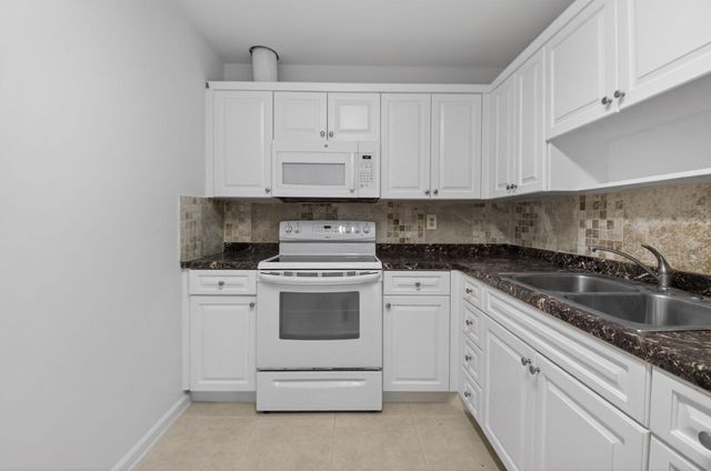 10136 S 42nd Avenue S, Boynton Beach, FL 33436