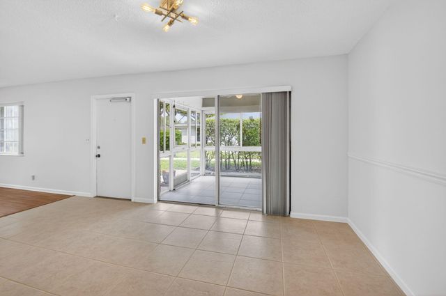 10136 S 42nd Avenue S, Boynton Beach, FL 33436