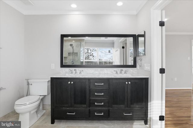 6607 CASTLE BAR CT, Alexandria, VA 22315