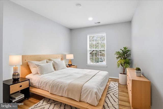 6607 CASTLE BAR CT, Alexandria, VA 22315