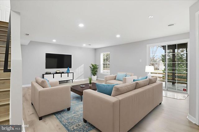 6607 CASTLE BAR CT, Alexandria, VA 22315