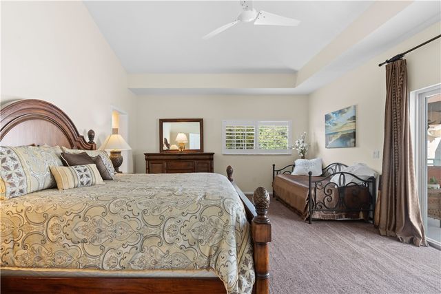 504 7th Square 201, Vero Beach, FL 32962