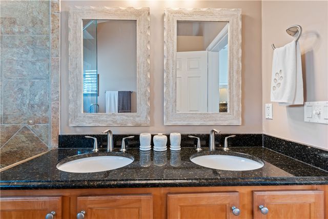504 7th Square 201, Vero Beach, FL 32962